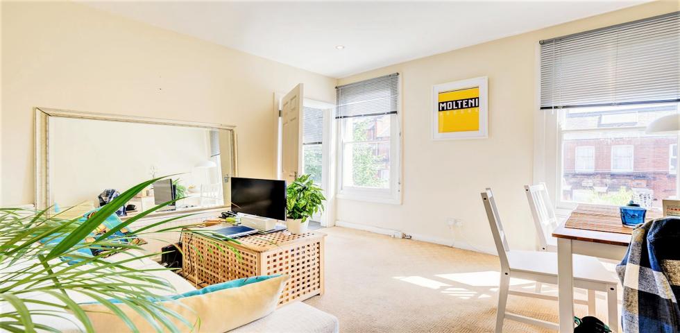 			2 Bedroom, 1 bath, 1 reception Flat			 Gascony Avenue, West Hampstead